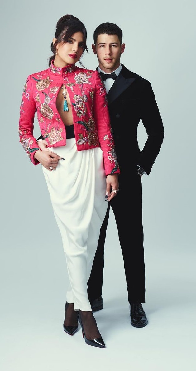 79_Priyanka-Chopra-Nick-Jonas.jpg